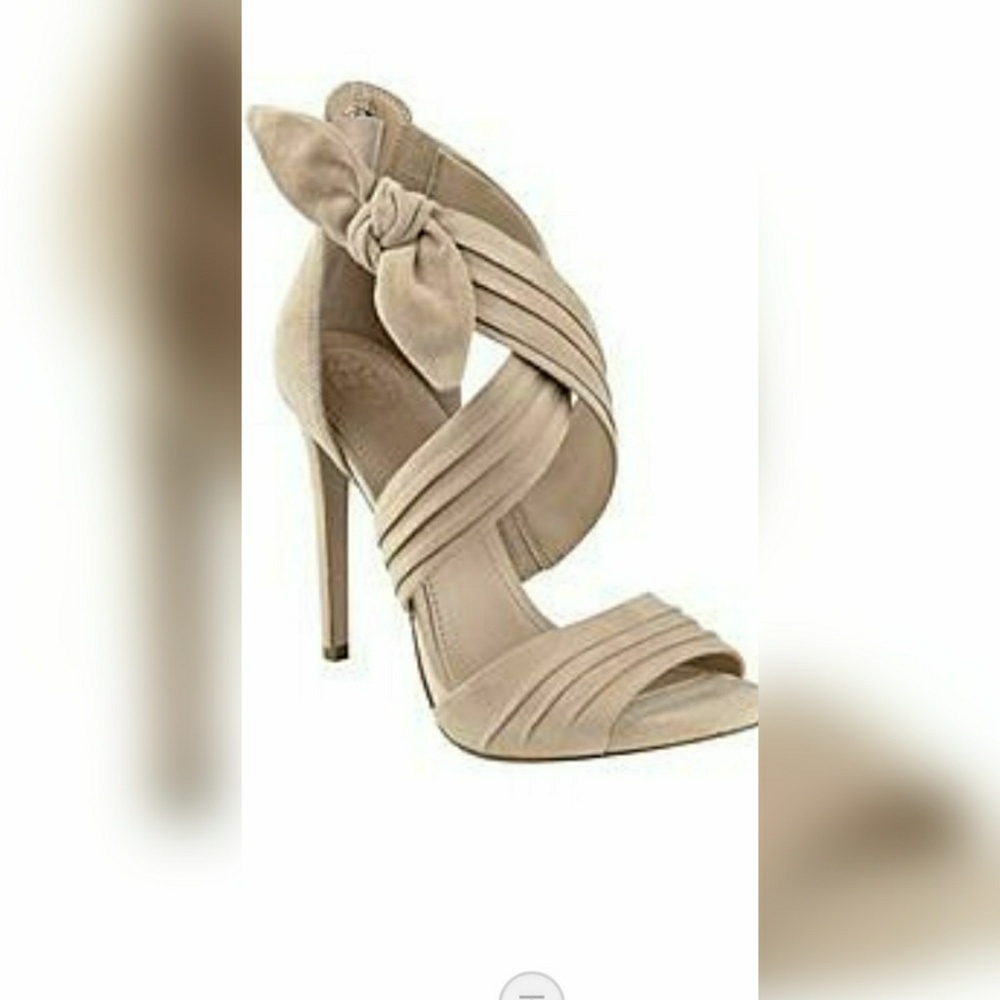 GUESS Nude heels